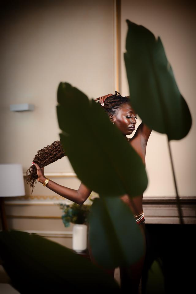 
                  
                    
                     NIKON CORPORATION 
                     NIKON Z f 
                  
                  