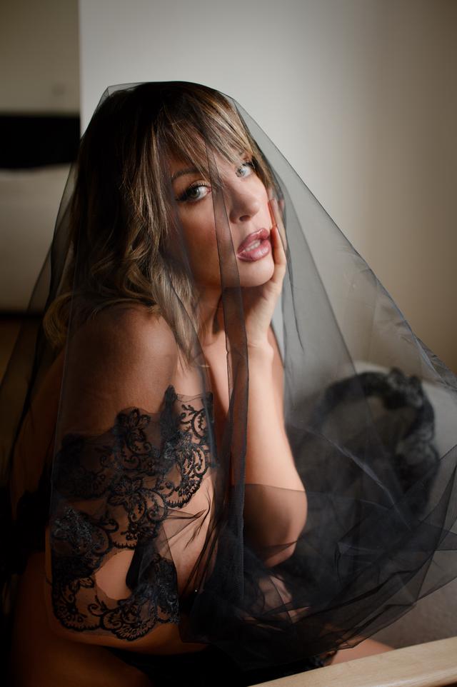 
                  
                    
                     NIKON CORPORATION 
                     NIKON Z f 
                  
                  