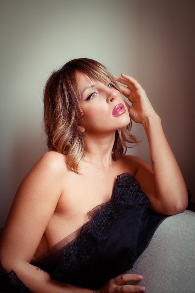 
                  
                    
                     NIKON CORPORATION 
                     NIKON Z f 
                  
                  