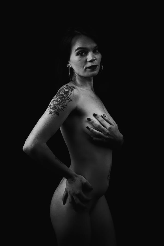 
                  
                    
                     NIKON CORPORATION 
                     NIKON Z f 
                  
                  