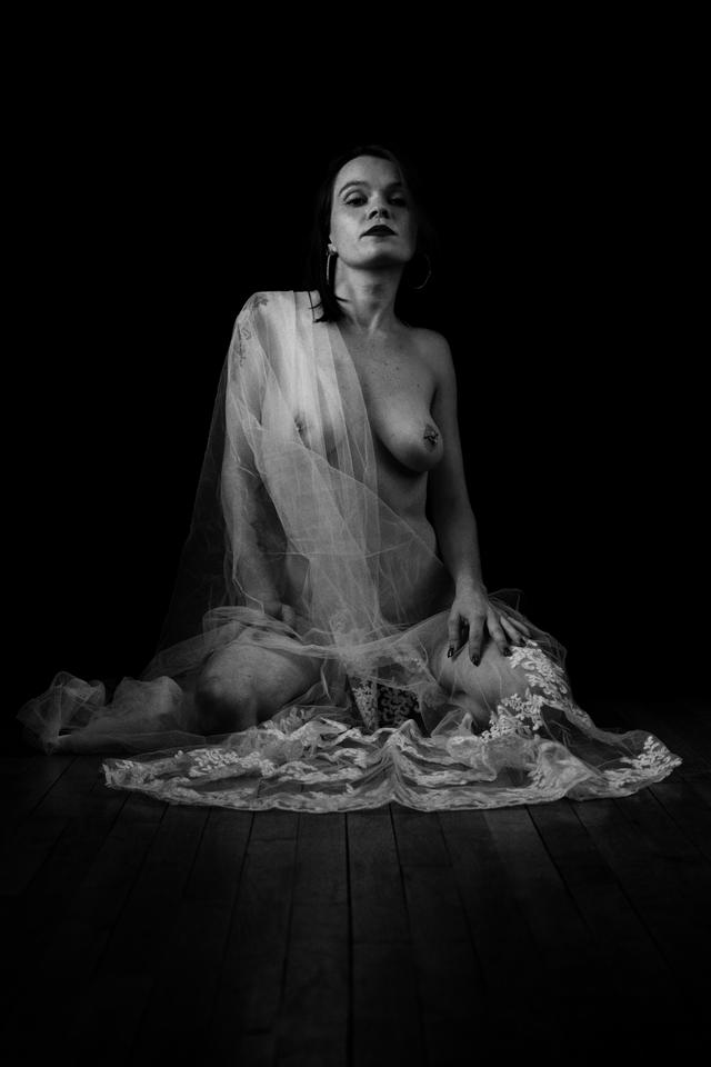 
                  
                    
                     NIKON CORPORATION 
                     NIKON Z f 
                  
                  