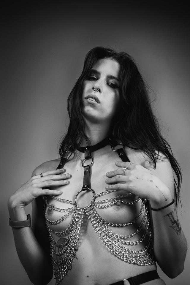 
                  
                    
                     NIKON CORPORATION 
                     NIKON Z f 
                  
                  