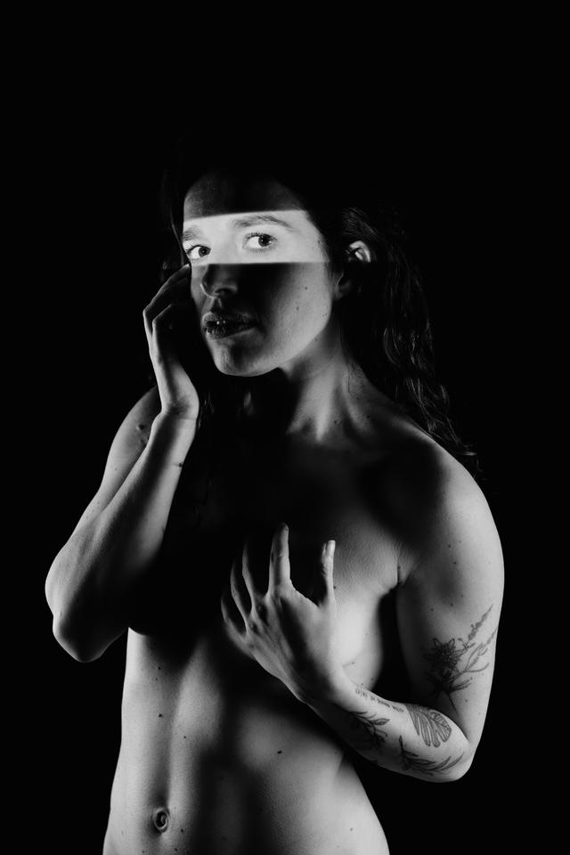 
                  
                    
                     NIKON CORPORATION 
                     NIKON Z f 
                  
                  