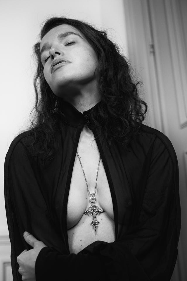 
                  
                    
                     NIKON CORPORATION 
                     NIKON Z f 
                  
                  