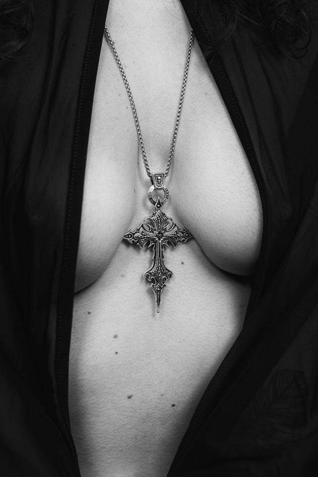 
                  
                    
                     NIKON CORPORATION 
                     NIKON Z f 
                  
                  