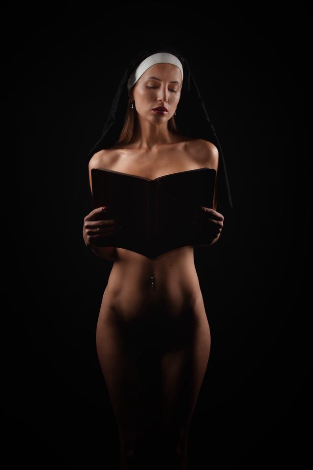 
                  
                    
                     NIKON CORPORATION 
                     NIKON Z f 
                  
                  