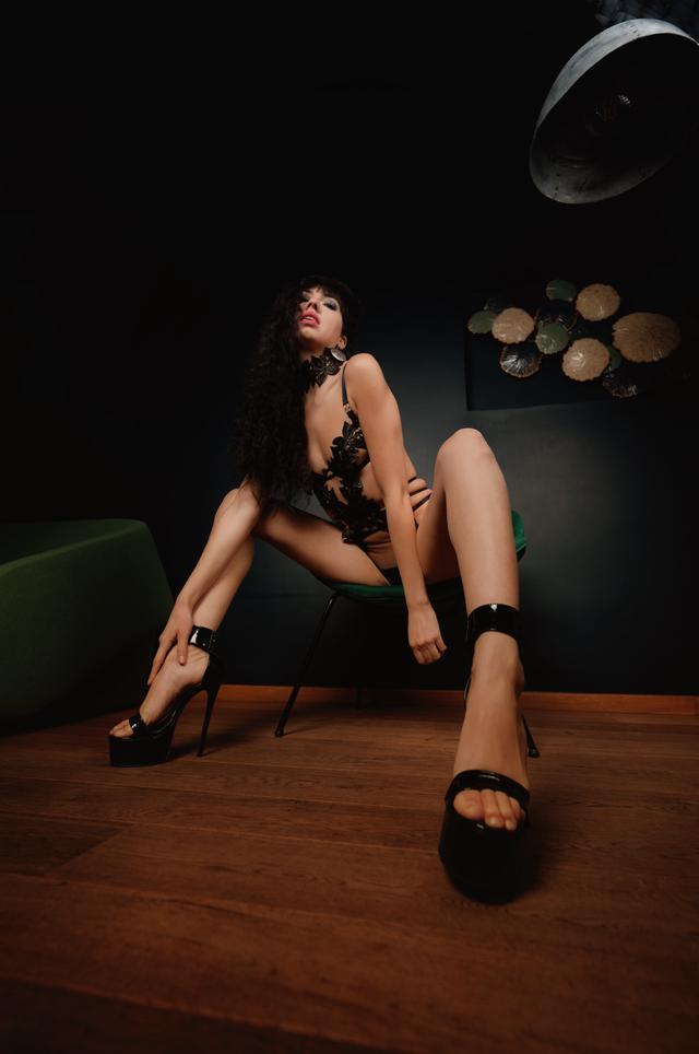 
                  
                    
                     NIKON CORPORATION 
                     NIKON Z f 
                  
                  