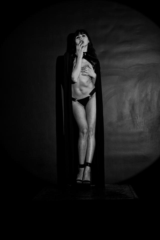 
                  
                    
                     NIKON CORPORATION 
                     NIKON Z f 
                  
                  