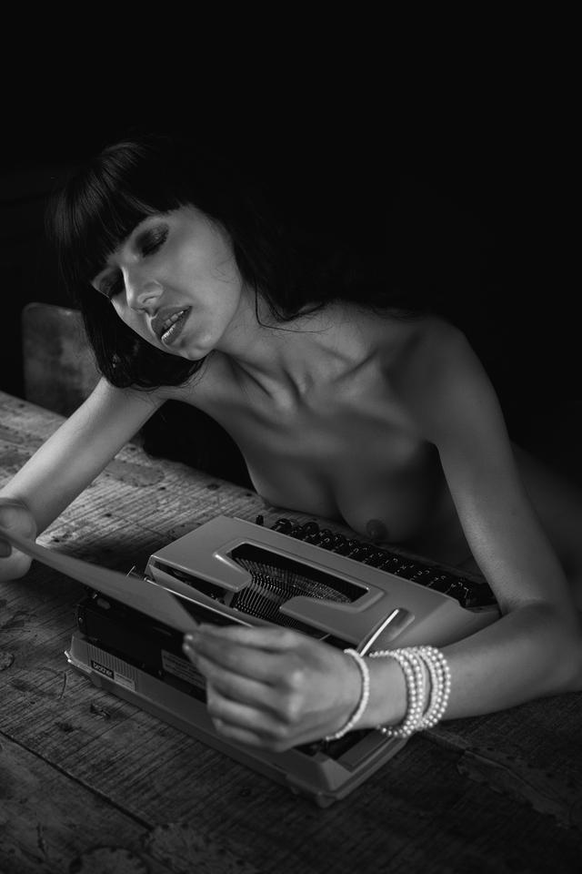 
                  
                    
                     NIKON CORPORATION 
                     NIKON Z f 
                  
                  