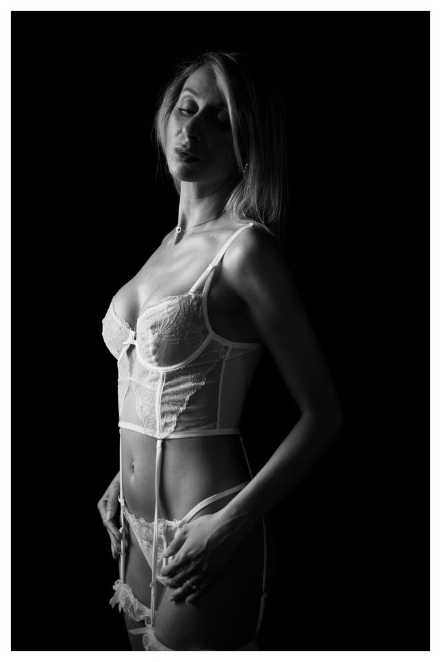 
                  
                    
                     NIKON CORPORATION 
                     NIKON Z f 
                  
                  