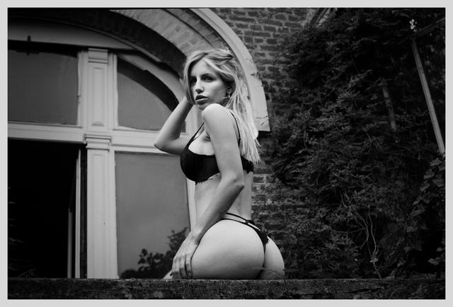 
                  
                    
                     NIKON CORPORATION 
                     NIKON Z f 
                  
                  