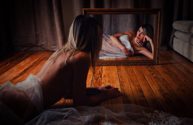 
                  
                    
                     NIKON CORPORATION 
                     NIKON Z f 
                  
                  